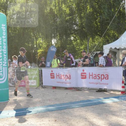 07.09.2025 - 19. Norderstedt Triathlon Zöllner http://msf.ph/oto/8794594 07.09.2025 16:49:23 Ziel 1053, 1551, 1588 meine-sportfotos.de