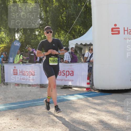 07.09.2025 - 19. Norderstedt Triathlon Zöllner http://msf.ph/oto/8794603 07.09.2025 16:49:24 Ziel 1053, 1551, 1588 meine-sportfotos.de