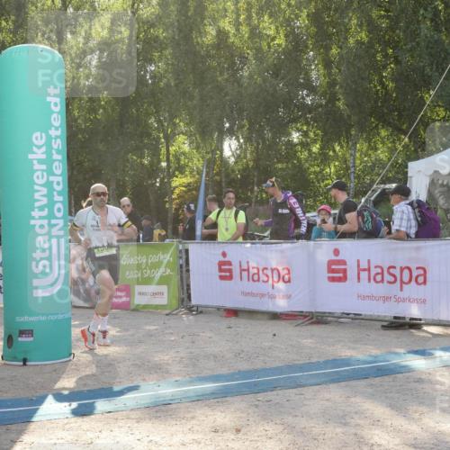 07.09.2025 - 19. Norderstedt Triathlon Zöllner http://msf.ph/oto/8794606 07.09.2025 16:49:27 Ziel 387, 1053, 1588 meine-sportfotos.de