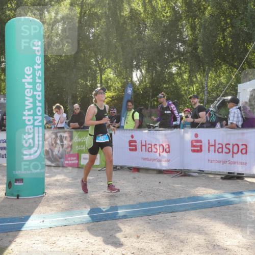 07.09.2025 - 19. Norderstedt Triathlon Zöllner http://msf.ph/oto/8794621 07.09.2025 16:49:30 Ziel 387, 1053, 1588 meine-sportfotos.de