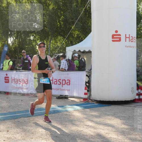 07.09.2025 - 19. Norderstedt Triathlon Zöllner http://msf.ph/oto/8794625 07.09.2025 16:49:31 Ziel 387, 1588 meine-sportfotos.de