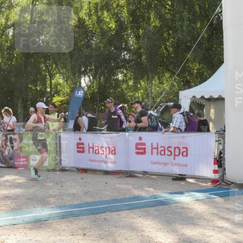 07.09.2025 - 19. Norderstedt Triathlon Zöllner http://msf.ph/oto/8794632 07.09.2025 16:49:40 Ziel 1574 meine-sportfotos.de