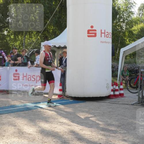 07.09.2025 - 19. Norderstedt Triathlon Zöllner http://msf.ph/oto/8794640 07.09.2025 16:49:41 Ziel 1574 meine-sportfotos.de