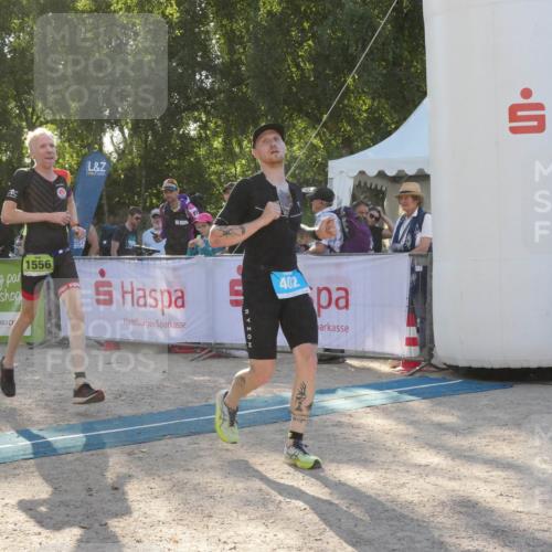 07.09.2025 - 19. Norderstedt Triathlon Zöllner http://msf.ph/oto/8794653 07.09.2025 16:49:53 Ziel 402, 464, 1556 meine-sportfotos.de