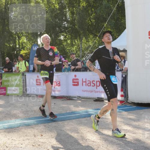07.09.2025 - 19. Norderstedt Triathlon Zöllner http://msf.ph/oto/8794657 07.09.2025 16:49:54 Ziel 402, 464, 1556 meine-sportfotos.de