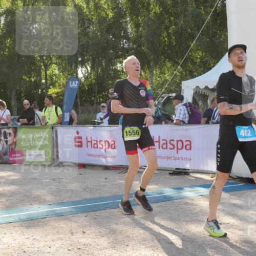 07.09.2025 - 19. Norderstedt Triathlon Zöllner http://msf.ph/oto/8794658 07.09.2025 16:49:54 Ziel 402, 464, 1556 meine-sportfotos.de