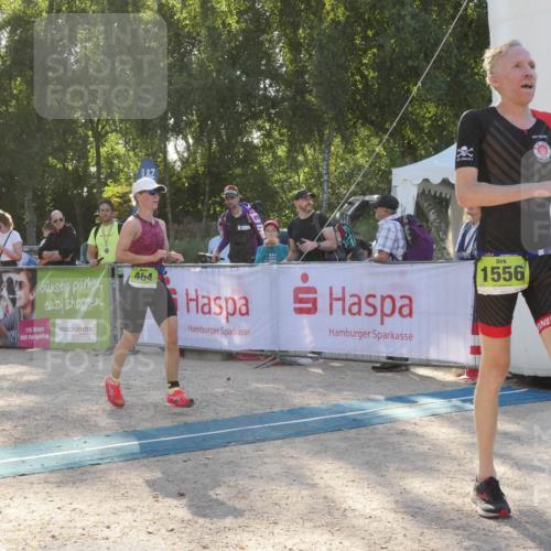 07.09.2025 - 19. Norderstedt Triathlon Zöllner http://msf.ph/oto/8794664 07.09.2025 16:49:55 Ziel 402, 464, 1556 meine-sportfotos.de