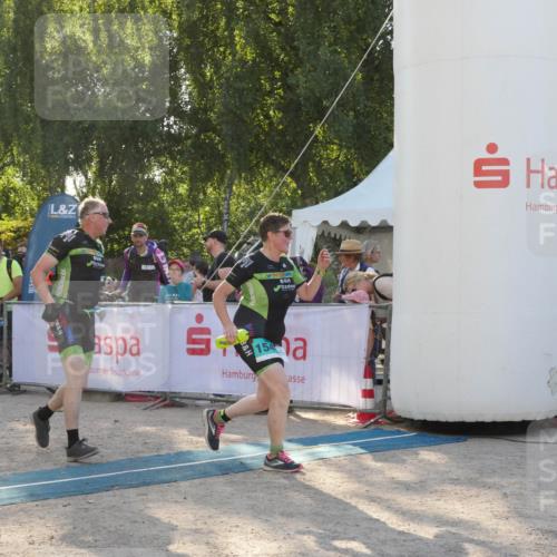 07.09.2025 - 19. Norderstedt Triathlon Zöllner http://msf.ph/oto/8794706 07.09.2025 16:50:50 Ziel 1524, 1547, 1562 meine-sportfotos.de