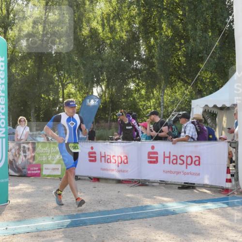 07.09.2025 - 19. Norderstedt Triathlon Zöllner http://msf.ph/oto/8794713 07.09.2025 16:50:54 Ziel 1524, 1547, 1562 meine-sportfotos.de