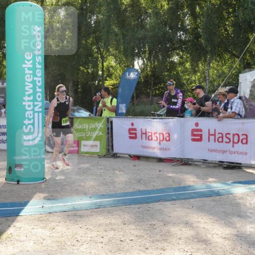 07.09.2025 - 19. Norderstedt Triathlon Zöllner http://msf.ph/oto/8794726 07.09.2025 16:51:00 Ziel 1061, 1424, 1559, 1562 meine-sportfotos.de
