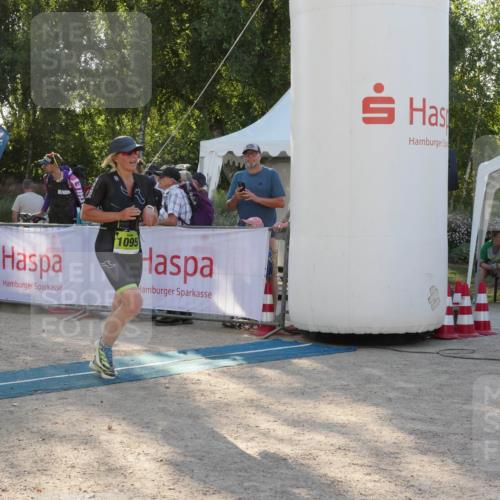 07.09.2025 - 19. Norderstedt Triathlon Zöllner http://msf.ph/oto/8794772 07.09.2025 16:51:39 Ziel 1095 meine-sportfotos.de