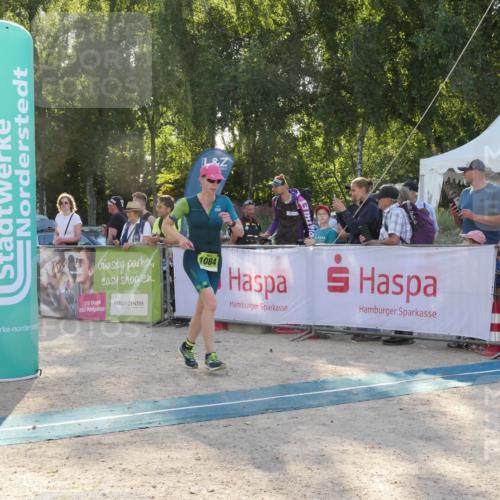 07.09.2025 - 19. Norderstedt Triathlon Zöllner http://msf.ph/oto/8794782 07.09.2025 16:51:56 Ziel 1084, 1513, 1567 meine-sportfotos.de