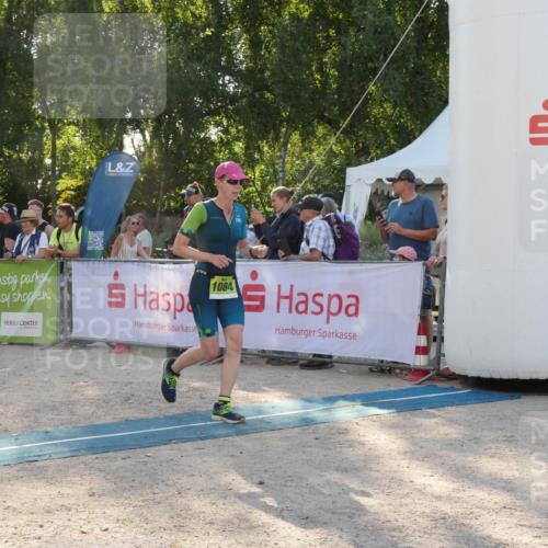 07.09.2025 - 19. Norderstedt Triathlon Zöllner http://msf.ph/oto/8794784 07.09.2025 16:51:56 Ziel 1084, 1513, 1567 meine-sportfotos.de