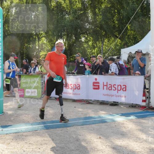 07.09.2025 - 19. Norderstedt Triathlon Zöllner http://msf.ph/oto/8794796 07.09.2025 16:52:00 Ziel 431, 1084, 1092, 1513, 1567 meine-sportfotos.de