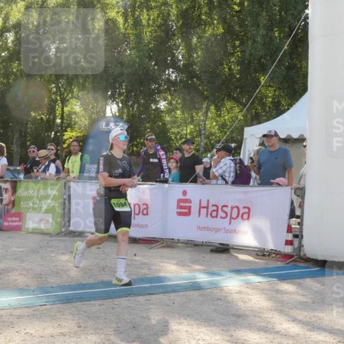 07.09.2025 - 19. Norderstedt Triathlon Zöllner http://msf.ph/oto/8794836 07.09.2025 16:52:53 Ziel 1094 meine-sportfotos.de