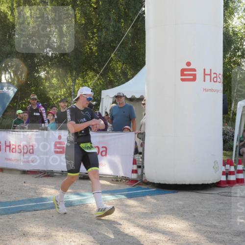 07.09.2025 - 19. Norderstedt Triathlon Zöllner http://msf.ph/oto/8794843 07.09.2025 16:52:53 Ziel 1094 meine-sportfotos.de