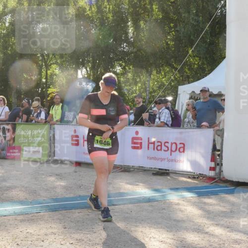 07.09.2025 - 19. Norderstedt Triathlon Zöllner http://msf.ph/oto/8794849 07.09.2025 16:53:01 Ziel 1046, 1078 meine-sportfotos.de