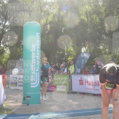 07.09.2025 - 19. Norderstedt Triathlon Zöllner http://msf.ph/oto/8794851 07.09.2025 16:53:04 Ziel 1046, 1078 meine-sportfotos.de