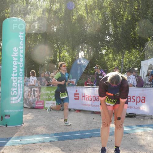 07.09.2025 - 19. Norderstedt Triathlon Zöllner http://msf.ph/oto/8794854 07.09.2025 16:53:05 Ziel 1046, 1078 meine-sportfotos.de