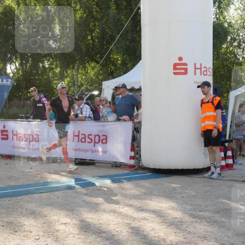07.09.2025 - 19. Norderstedt Triathlon Zöllner http://msf.ph/oto/8794881 07.09.2025 16:53:32 Ziel 927 meine-sportfotos.de