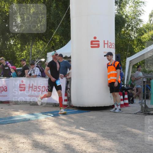 07.09.2025 - 19. Norderstedt Triathlon Zöllner http://msf.ph/oto/8794885 07.09.2025 16:53:33 Ziel 927 meine-sportfotos.de