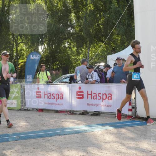 07.09.2025 - 19. Norderstedt Triathlon Zöllner http://msf.ph/oto/8794947 07.09.2025 16:55:11 Ziel 913, 1494 meine-sportfotos.de