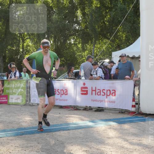 07.09.2025 - 19. Norderstedt Triathlon Zöllner http://msf.ph/oto/8794958 07.09.2025 16:55:12 Ziel 913, 1494 meine-sportfotos.de