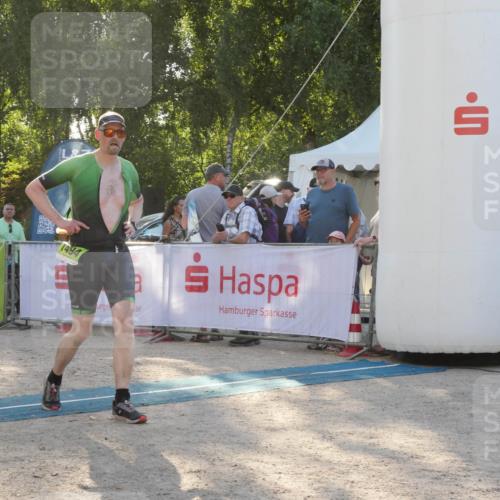 07.09.2025 - 19. Norderstedt Triathlon Zöllner http://msf.ph/oto/8794961 07.09.2025 16:55:12 Ziel 913, 1494 meine-sportfotos.de
