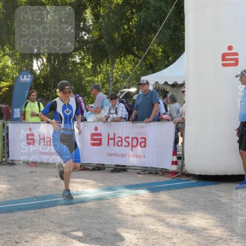 07.09.2025 - 19. Norderstedt Triathlon Zöllner http://msf.ph/oto/8794973 07.09.2025 16:55:35 Ziel 1057 meine-sportfotos.de