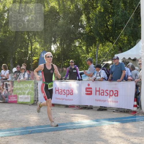 07.09.2025 - 19. Norderstedt Triathlon Zöllner http://msf.ph/oto/8795001 07.09.2025 16:55:48 Ziel 1098, 1102 meine-sportfotos.de