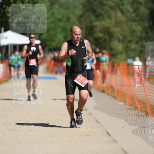 07.09.2025 - 19. Norderstedt Triathlon Michael Strokosch http://msf.ph/oto/8795014 07.09.2025 12:15:41 Laufen 703, 1217 meine-sportfotos.de