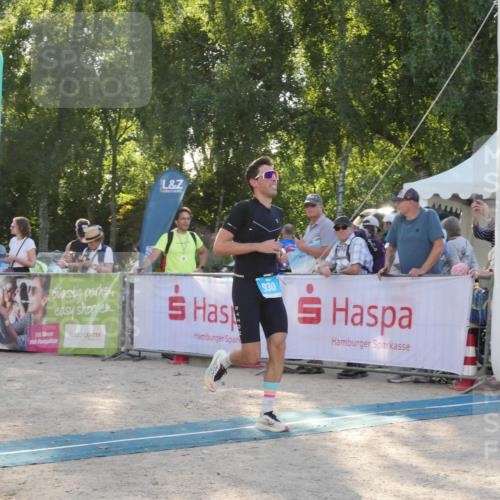 07.09.2025 - 19. Norderstedt Triathlon Zöllner http://msf.ph/oto/8795026 07.09.2025 16:56:16 Ziel 930 meine-sportfotos.de