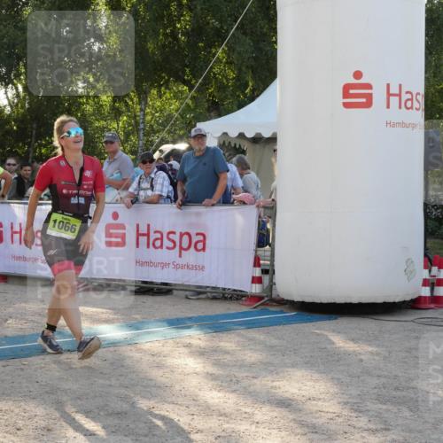07.09.2025 - 19. Norderstedt Triathlon Zöllner http://msf.ph/oto/8795043 07.09.2025 16:56:44 Ziel 1066 meine-sportfotos.de