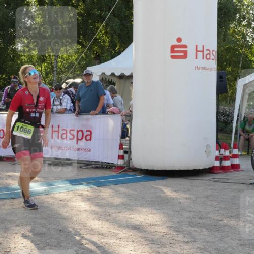 07.09.2025 - 19. Norderstedt Triathlon Zöllner http://msf.ph/oto/8795047 07.09.2025 16:56:44 Ziel 1066 meine-sportfotos.de
