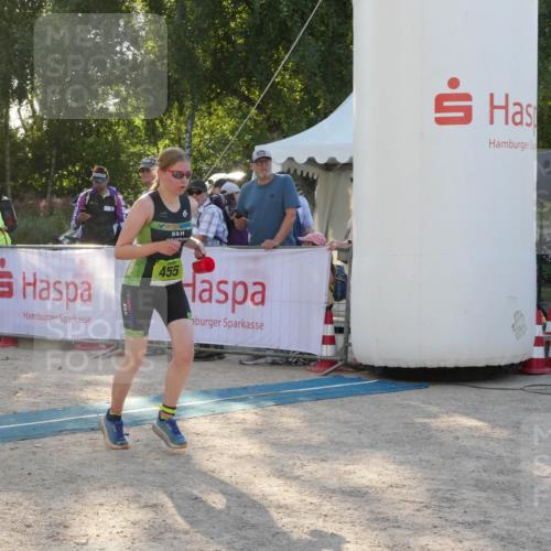 07.09.2025 - 19. Norderstedt Triathlon Zöllner http://msf.ph/oto/8795069 07.09.2025 16:57:09 Ziel 455 meine-sportfotos.de