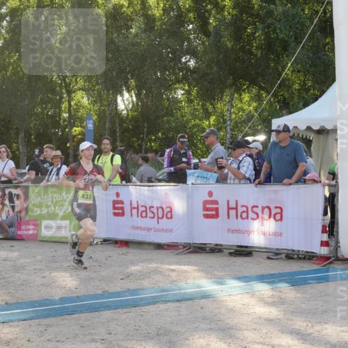 07.09.2025 - 19. Norderstedt Triathlon Zöllner http://msf.ph/oto/8795079 07.09.2025 16:57:36 Ziel 437, 1056 meine-sportfotos.de