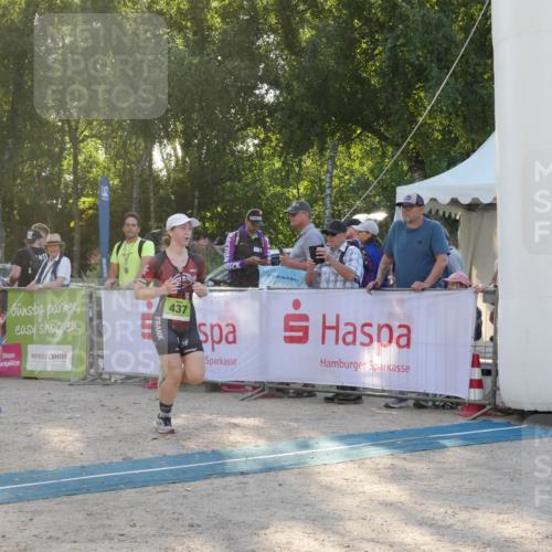 07.09.2025 - 19. Norderstedt Triathlon Zöllner http://msf.ph/oto/8795083 07.09.2025 16:57:36 Ziel 437, 1056 meine-sportfotos.de