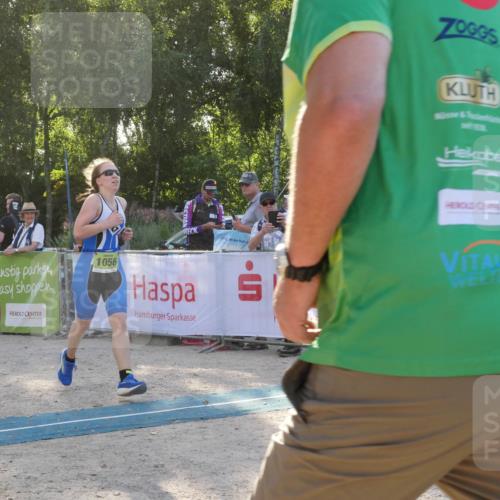 07.09.2025 - 19. Norderstedt Triathlon Zöllner http://msf.ph/oto/8795090 07.09.2025 16:57:37 Ziel 437, 1056 meine-sportfotos.de