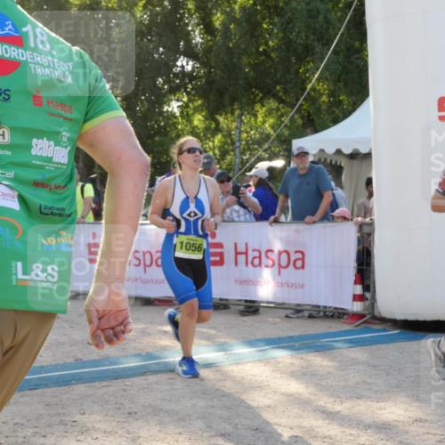 07.09.2025 - 19. Norderstedt Triathlon Zöllner http://msf.ph/oto/8795095 07.09.2025 16:57:37 Ziel 437, 1056 meine-sportfotos.de