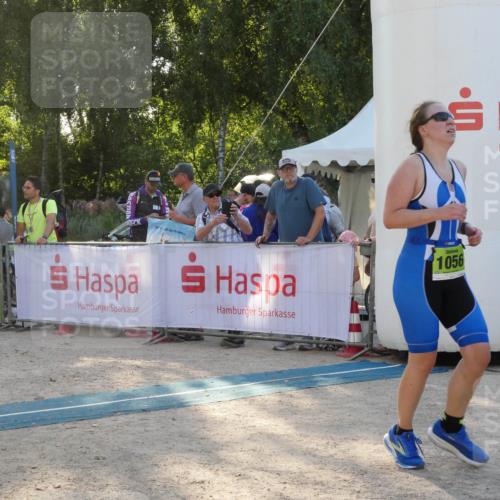 07.09.2025 - 19. Norderstedt Triathlon Zöllner http://msf.ph/oto/8795104 07.09.2025 16:57:38 Ziel 437, 1056 meine-sportfotos.de