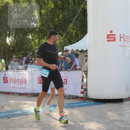 07.09.2025 - 19. Norderstedt Triathlon Zöllner http://msf.ph/oto/8795117 07.09.2025 16:57:55 Ziel 1415, 1516 meine-sportfotos.de