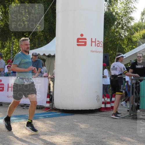07.09.2025 - 19. Norderstedt Triathlon Zöllner http://msf.ph/oto/8795140 07.09.2025 16:58:09 Ziel 946 meine-sportfotos.de