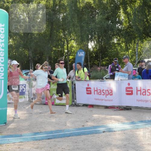 07.09.2025 - 19. Norderstedt Triathlon Zöllner http://msf.ph/oto/8795174 07.09.2025 16:58:43 Ziel 953, 956, 1091 meine-sportfotos.de
