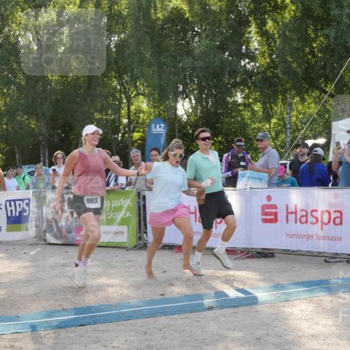 07.09.2025 - 19. Norderstedt Triathlon Zöllner http://msf.ph/oto/8795176 07.09.2025 16:58:43 Ziel 953, 956, 1091 meine-sportfotos.de