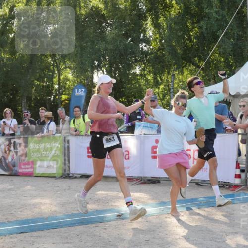 07.09.2025 - 19. Norderstedt Triathlon Zöllner http://msf.ph/oto/8795179 07.09.2025 16:58:44 Ziel 953, 956, 1091 meine-sportfotos.de