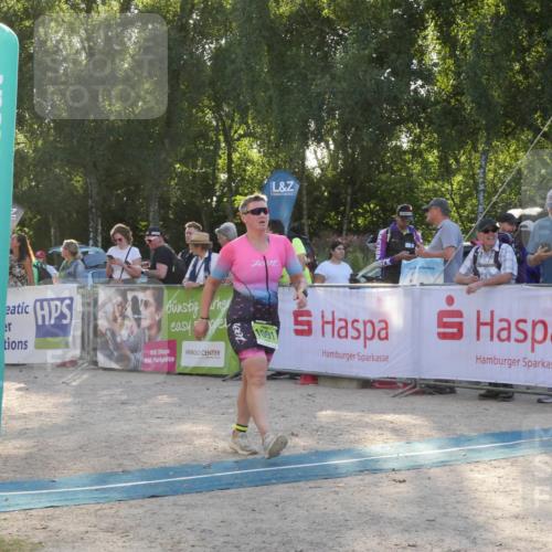 07.09.2025 - 19. Norderstedt Triathlon Zöllner http://msf.ph/oto/8795200 07.09.2025 16:58:48 Ziel 953, 1091 meine-sportfotos.de