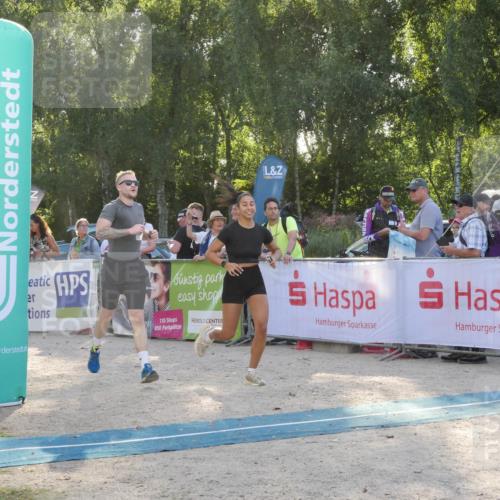 07.09.2025 - 19. Norderstedt Triathlon Zöllner http://msf.ph/oto/8795212 07.09.2025 16:58:57 Ziel 951 meine-sportfotos.de