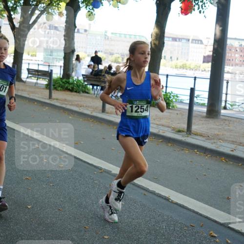 07.09.2025 - BARMER Alsterlauf Yannick Fuchs http://msf.ph/oto/8795230 07.09.2025 11:43:35 Laufen 8201, 1254 meine-sportfotos.de