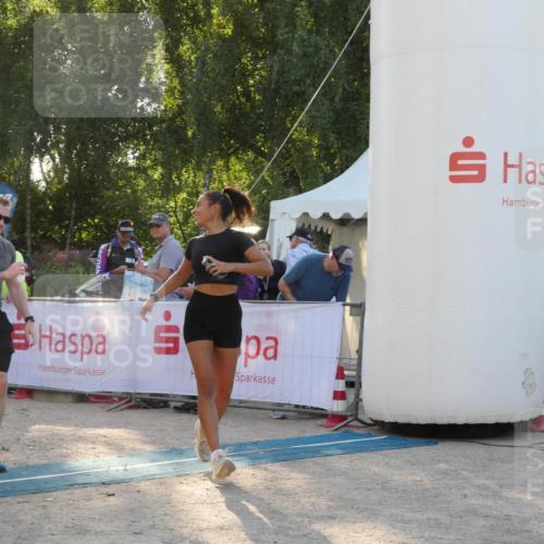 07.09.2025 - 19. Norderstedt Triathlon Zöllner http://msf.ph/oto/8795235 07.09.2025 16:58:58 Ziel 951 meine-sportfotos.de