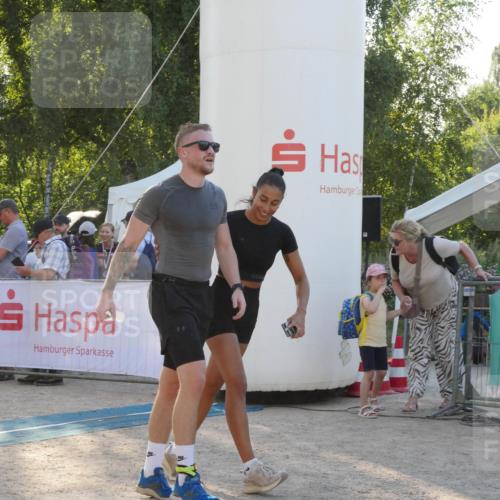 07.09.2025 - 19. Norderstedt Triathlon Zöllner http://msf.ph/oto/8795253 07.09.2025 16:59:01 Ziel 951 meine-sportfotos.de